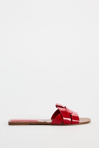 Flat Crossed Leather Sandals