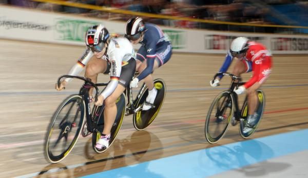 Kristina Vogel (Germany) wins through to via the repechage