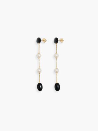 Anting Panjang Dualisme