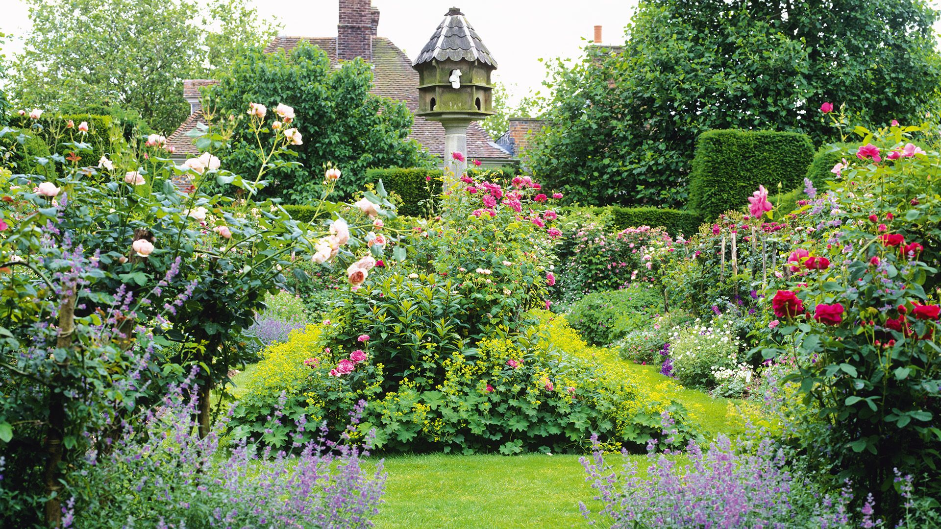 Walled garden. цветы разрешенные в саду. Connecticut tourism. Will garden. сад банбана 4.