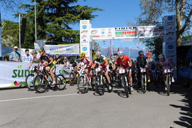 The start of the elite women's race at the Marlene Sunshine Race