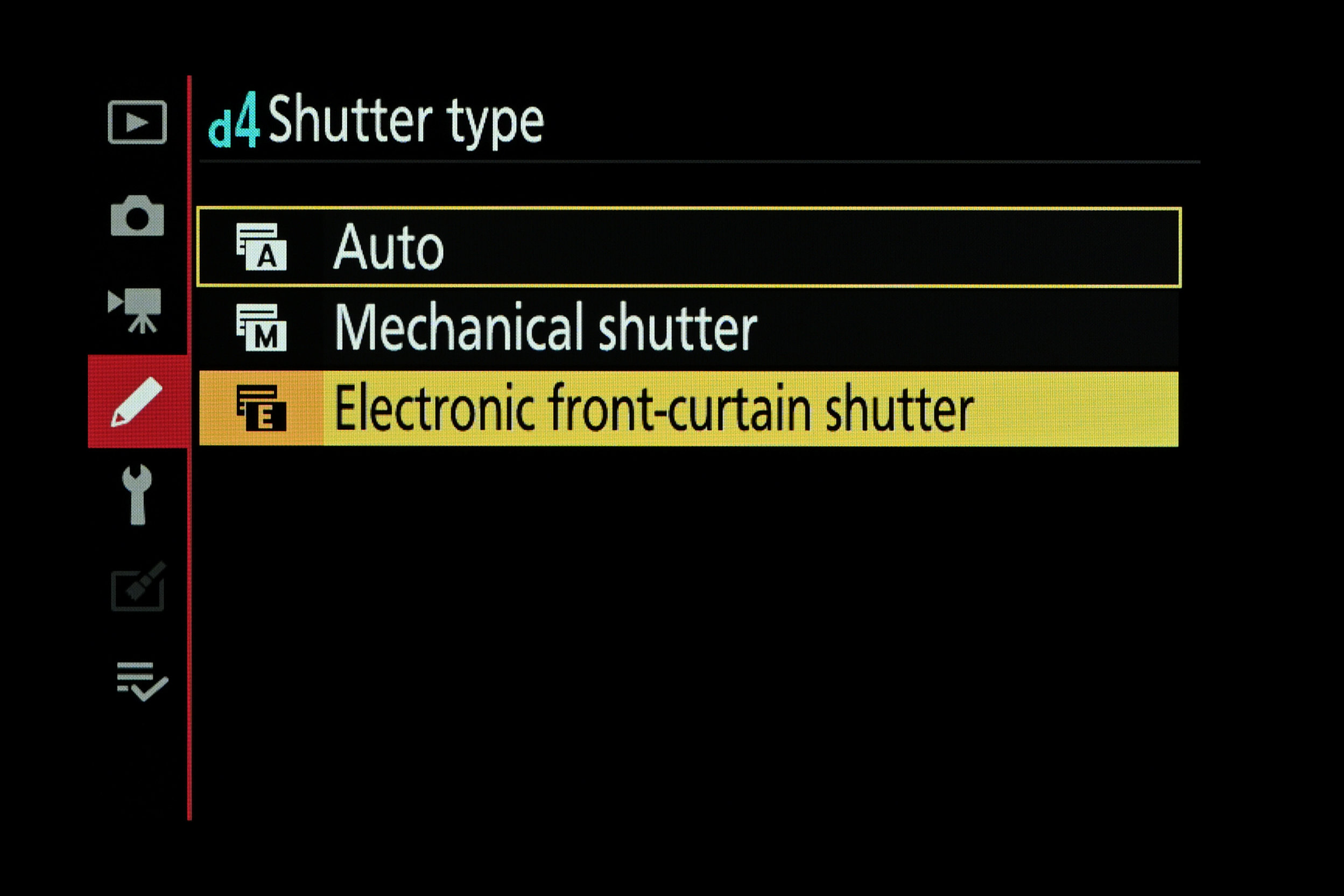 Nikon menu screens for shutter options