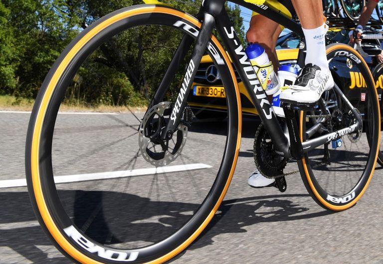 Tour Tech: Why are pros running MTB discs and is that a new set of 