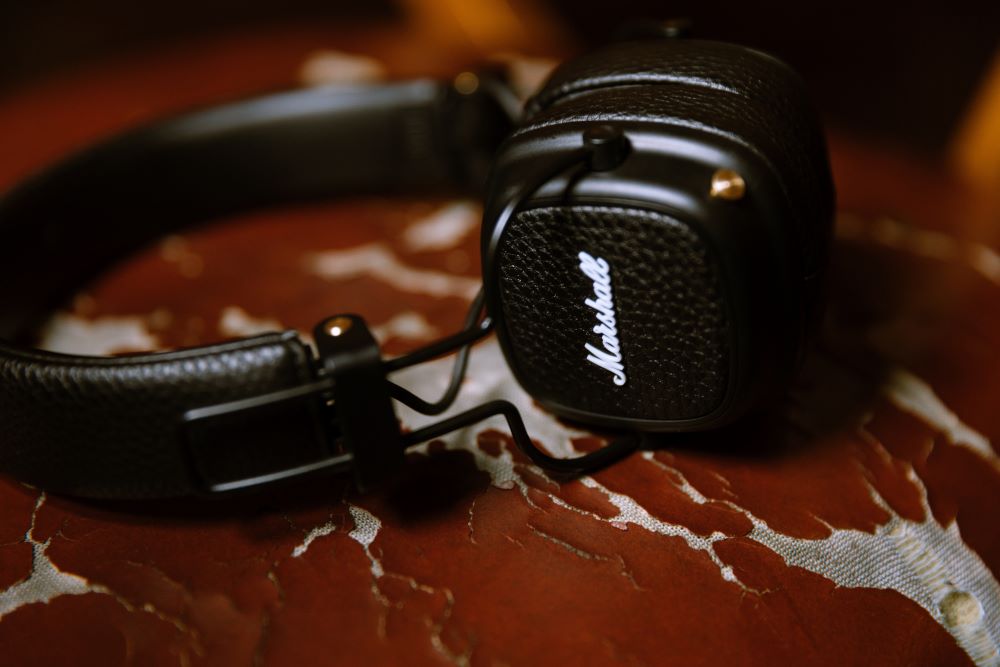 Hands On: Marshall's new Major III Voice headphones feature Google Assistant