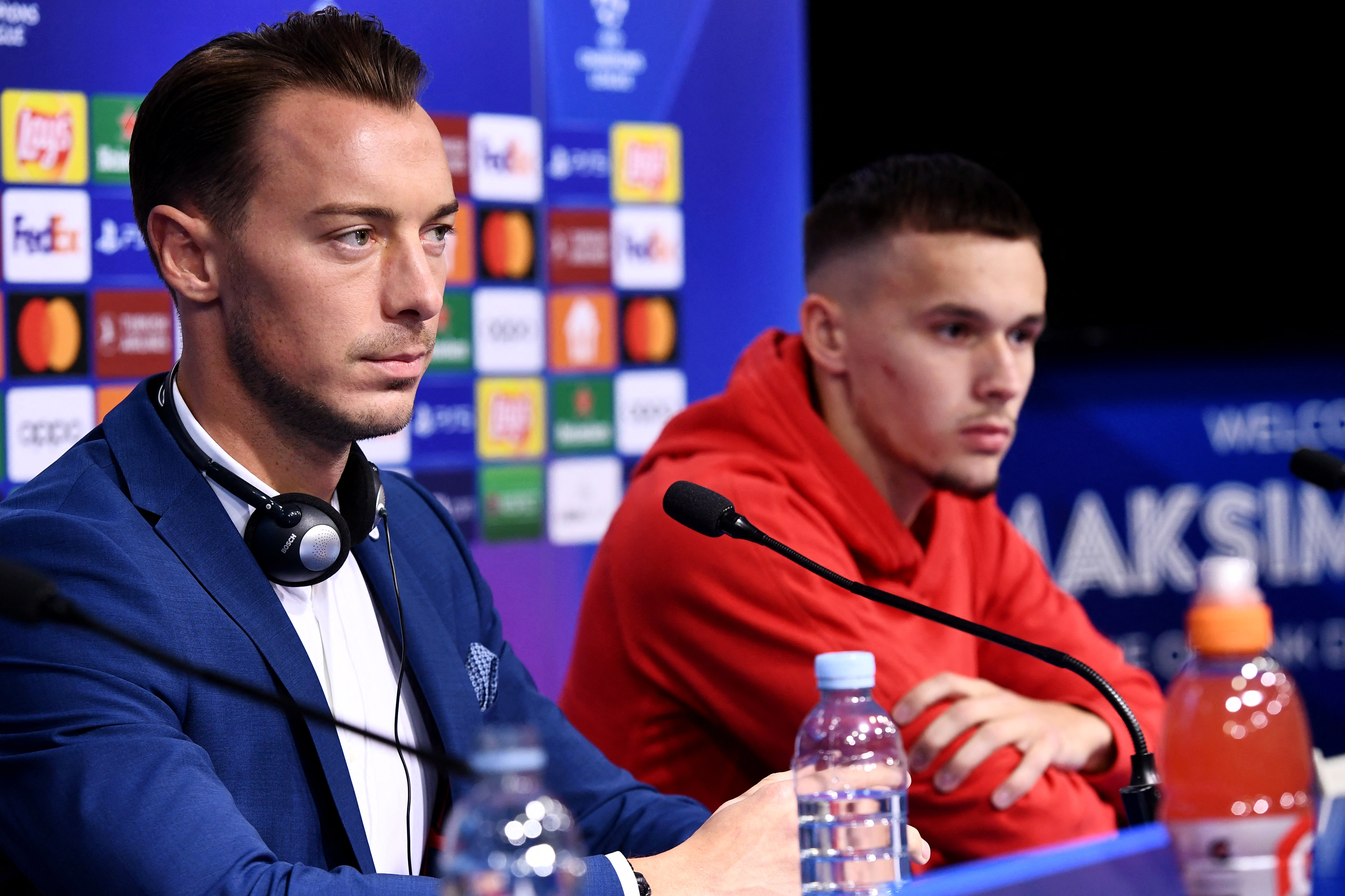 Salzburg's German coach Matthias Jaissle (L) and Bosnian defender Amar Dedic attend a press conference at The Maksimir Stadium in Zagreb on October 10, 2022, on the eve of their UEFA Champions League group E football match against Dinamo Zagreb. (Photo by Denis LOVROVIC / AFP)