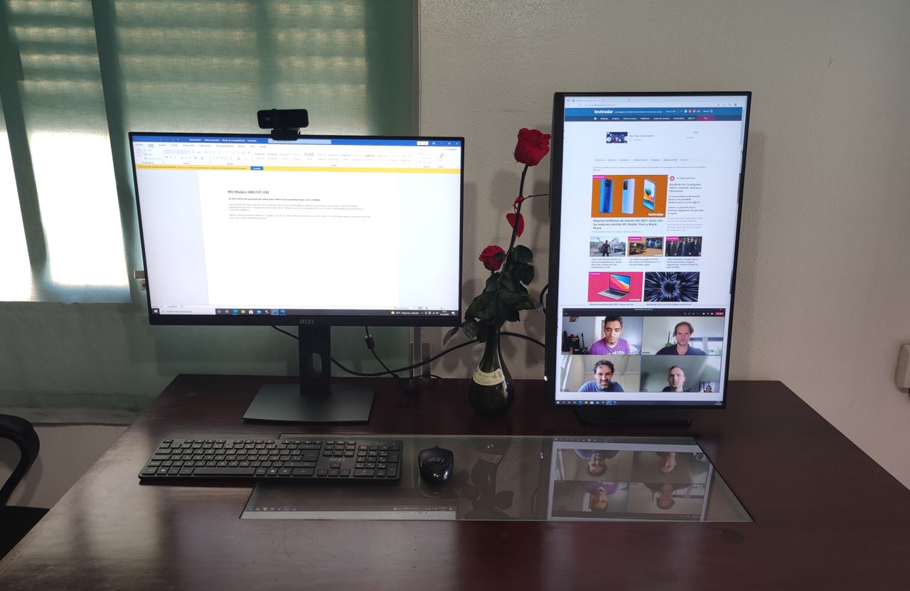 MSI Modern AM271P 11M con el monitor MSI MD271QP