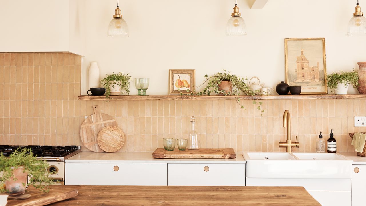 Kitchen with terracotta tile splashback