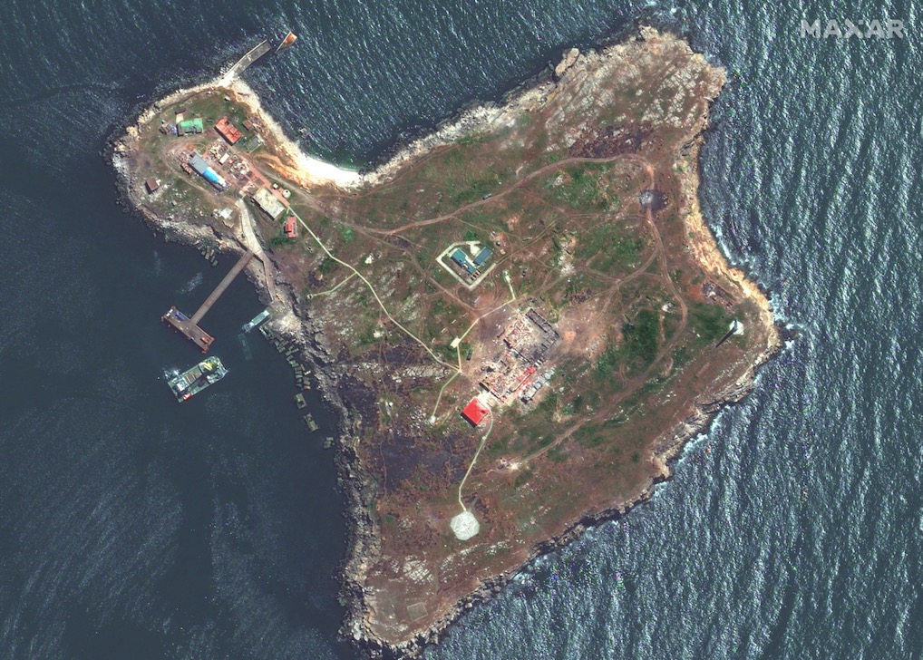 Snake Island no Mar Negro, visto pelo satélite GeoEye-1 da Maxar Technologies em 12 de maio de 2022.