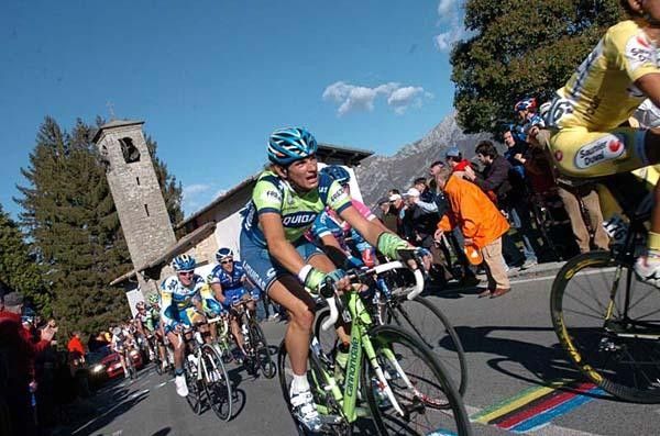 Pozzato is now feeling the heat of the race.