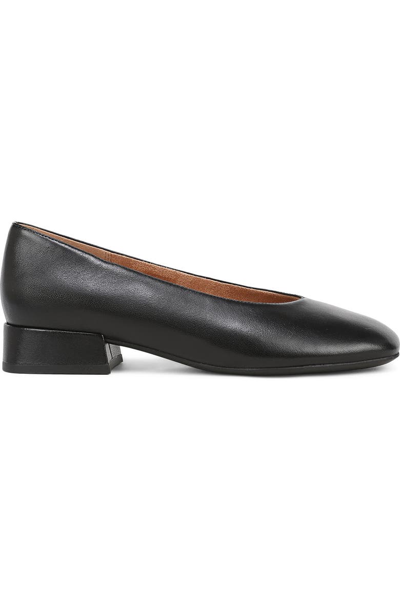 Petra Leather Pump