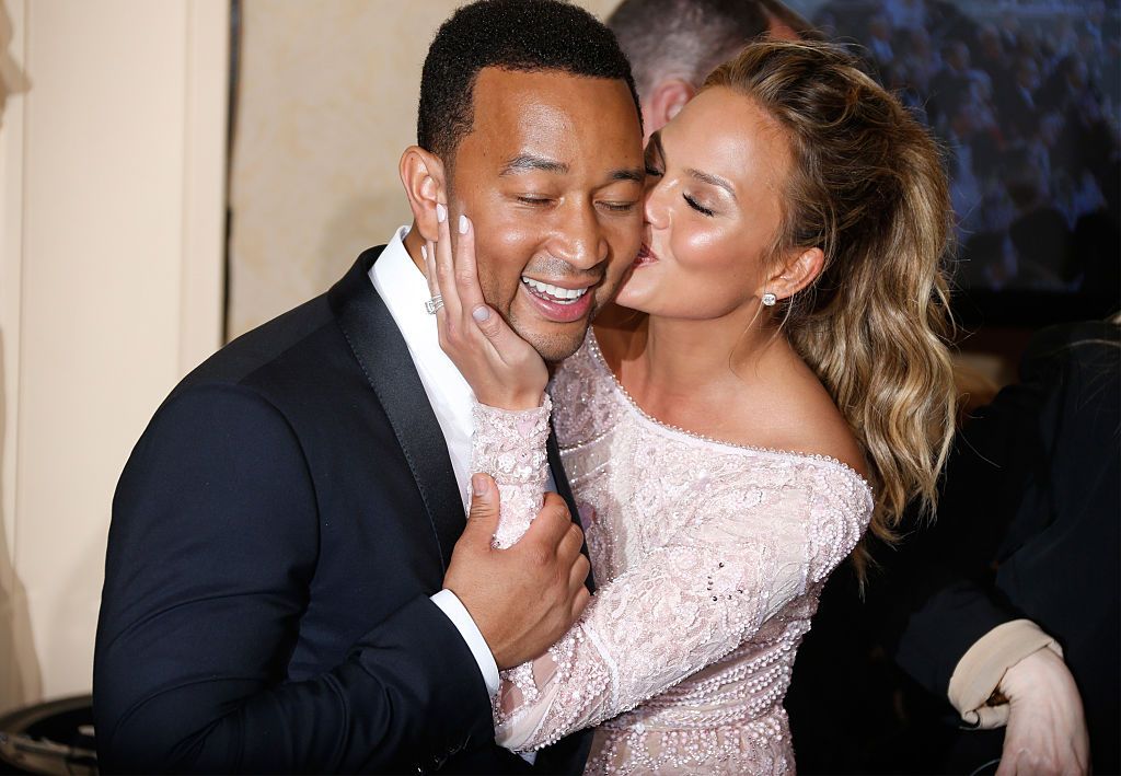 Chrissy Teigen et John Legend annoncent qu'ils attendent un autre enfant