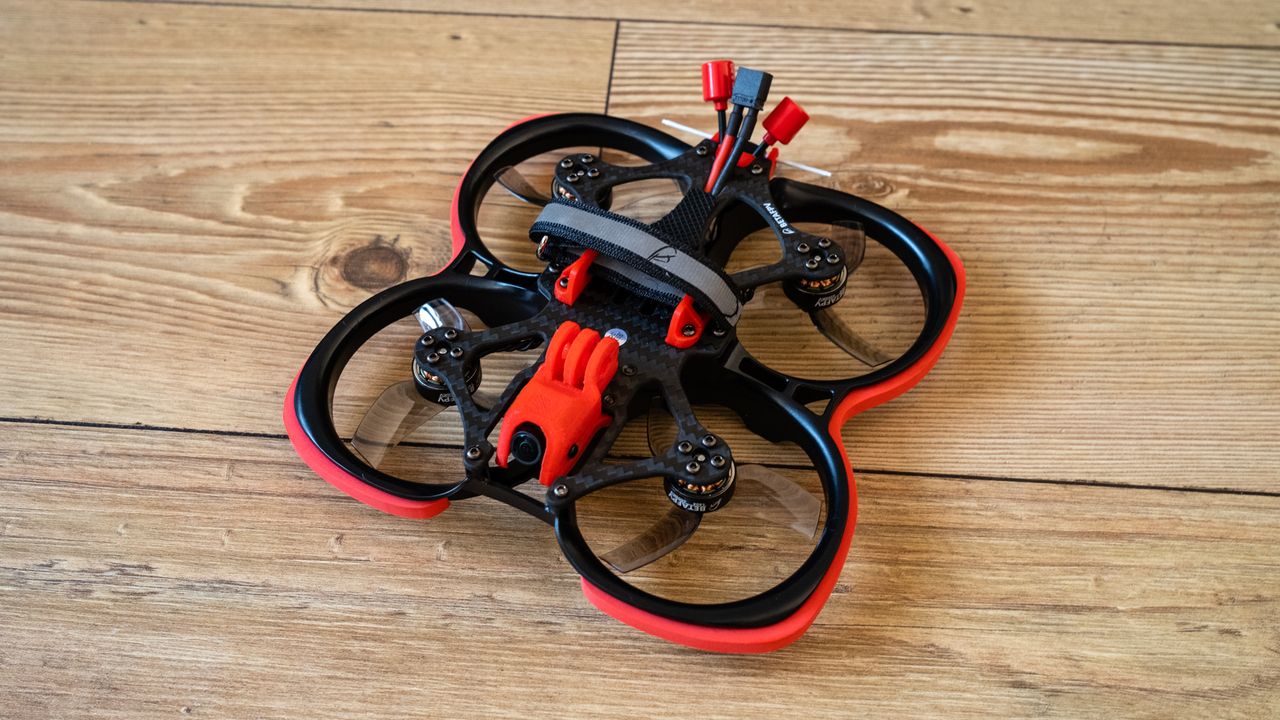 BetaFPV Pavo25 Walksnail Whoop Kit_drone angled view