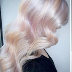 Hair, Blond, Hairstyle, Hair coloring, Pink, Chin, Purple, Layered hair, Human, Caramel color, 