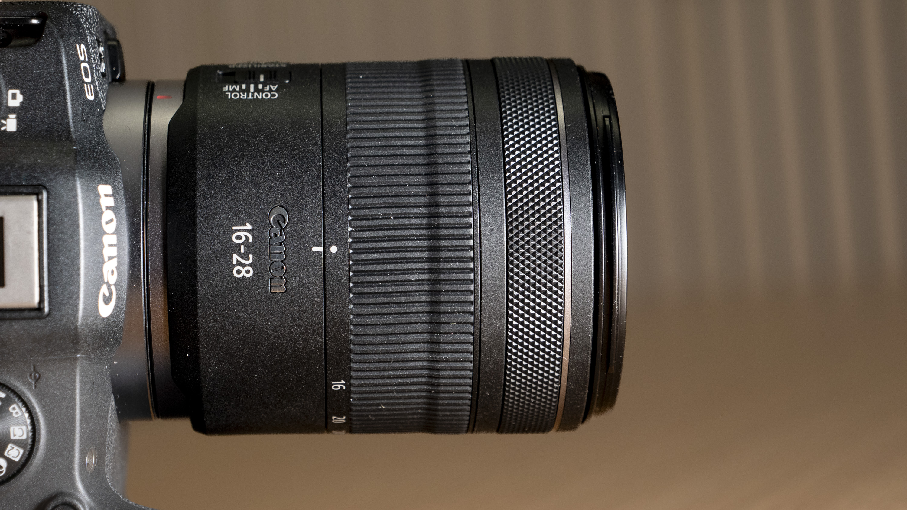 Canon RF 16-28mm F2.8 IS STM lens barrel at its shortest length