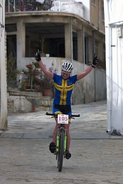 Alexandra Engen celebrates her win