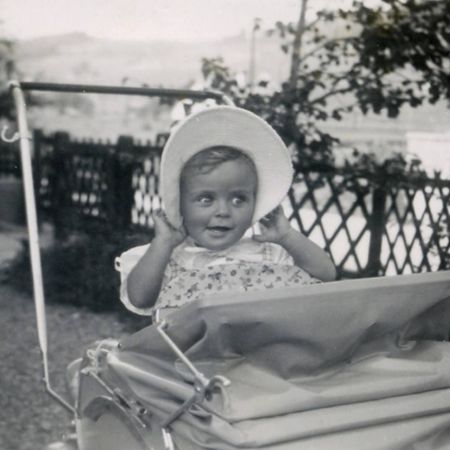 Baby in sunhat 