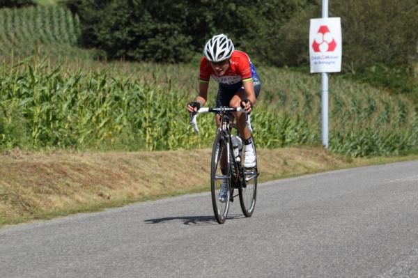 Marianne Vos (Nederland Bloeit) chases the leaders