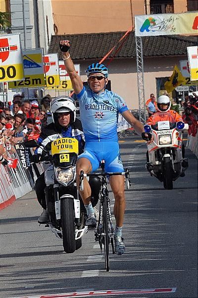 Markus Fothen (Gerolsteiner) happy with his win today.