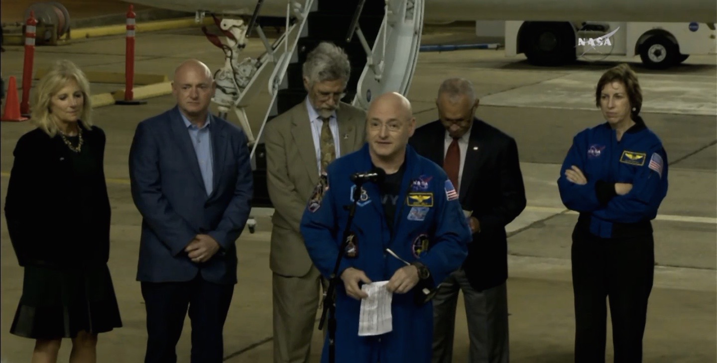 Scott Kelly Gives Speech at Houston Homecoming