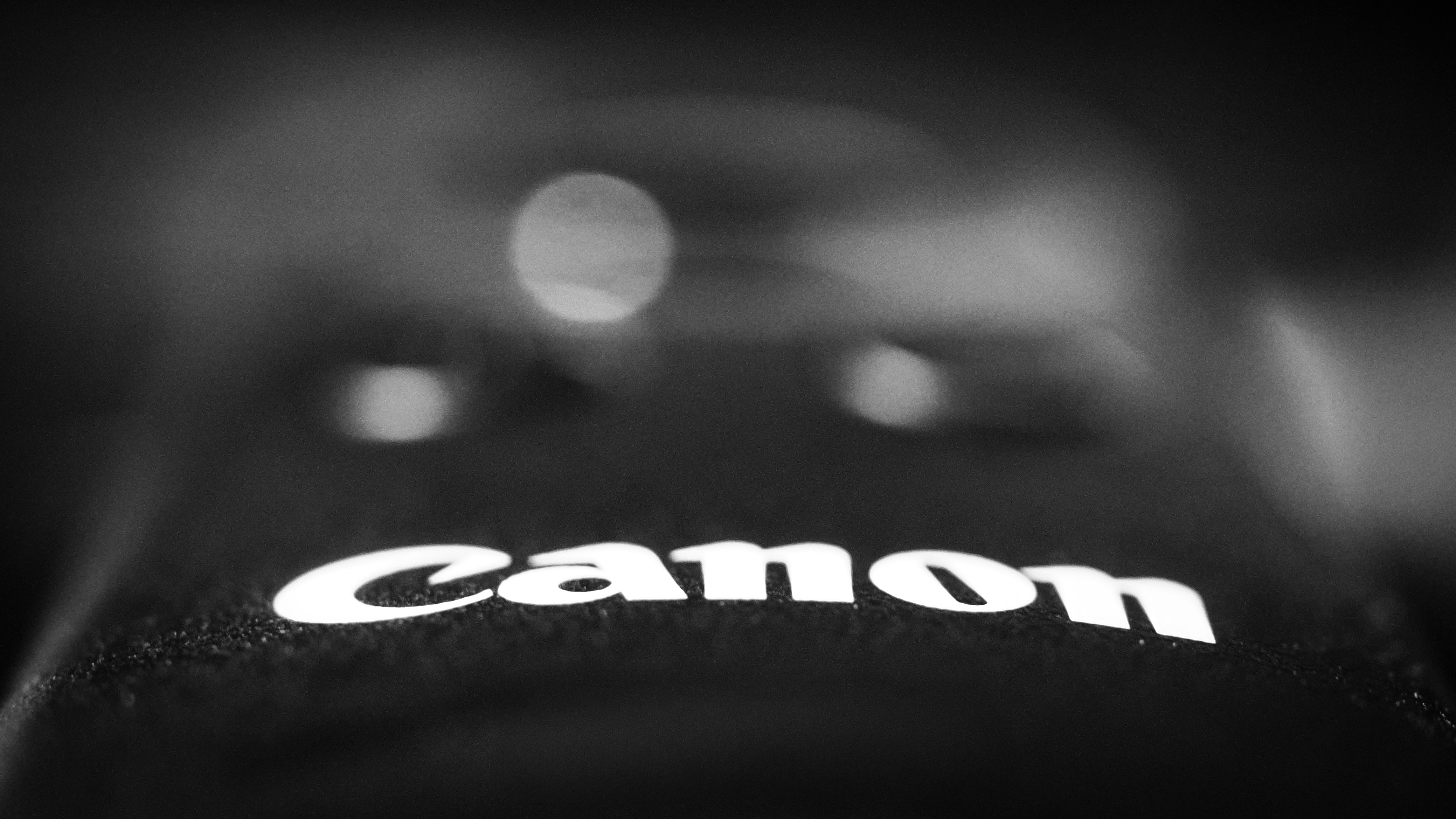 Close-up of Canon BR-E2 remote