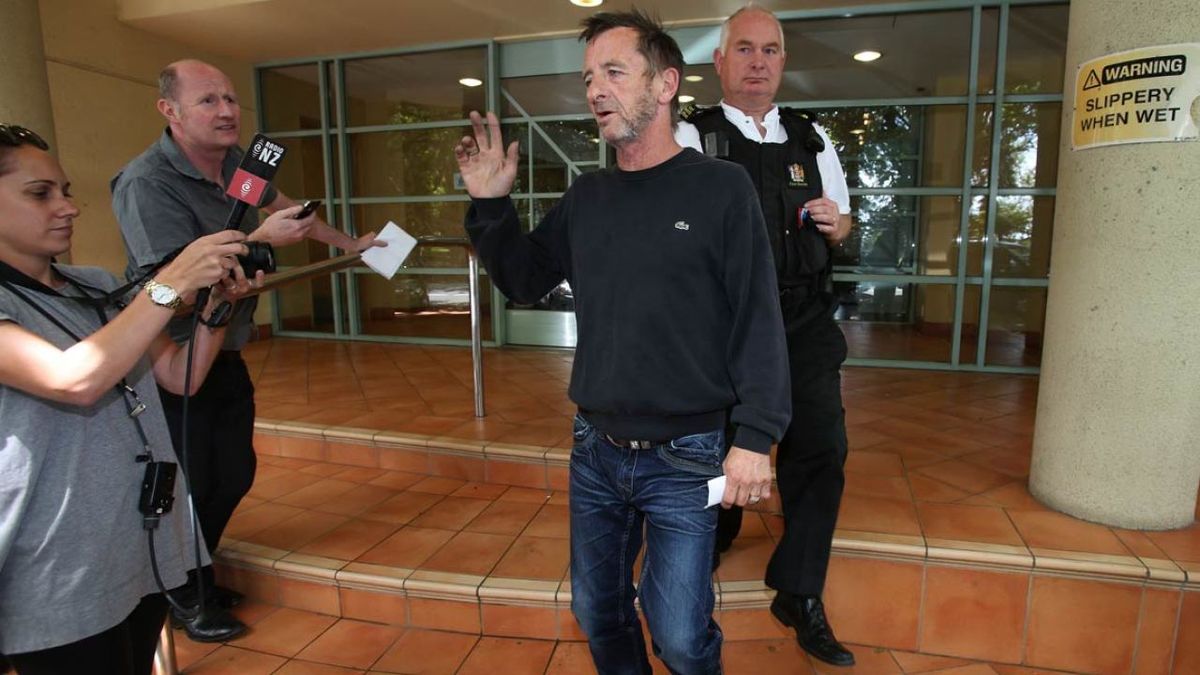 Rudd: Give me 5 minutes alone with Angus | Louder