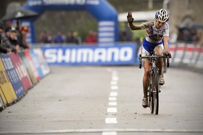World championi Marianne Vos finishes up