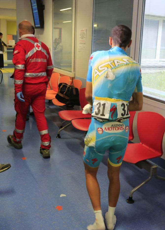 Vincenzo Nibali (Astana) arrives at hospital after his fall