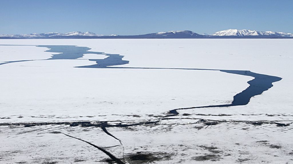 Yellowstone Lake’s weird resistance to climate change could be about to crack Space