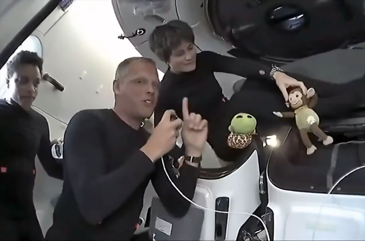 SpaceX Crew-4 pilot Bob Hines and mission specialist Samantha Cristoforetti let their daughters select their zero-g indicators, a plush turtle named Zippy and small monkey named Etta.