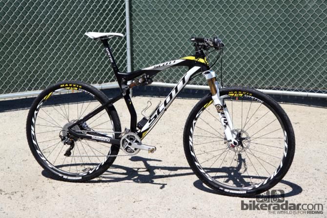 Geoff Kabush (Scott-3Rox) has been spending much of his time this season on a full-suspension Scott Spark 900.