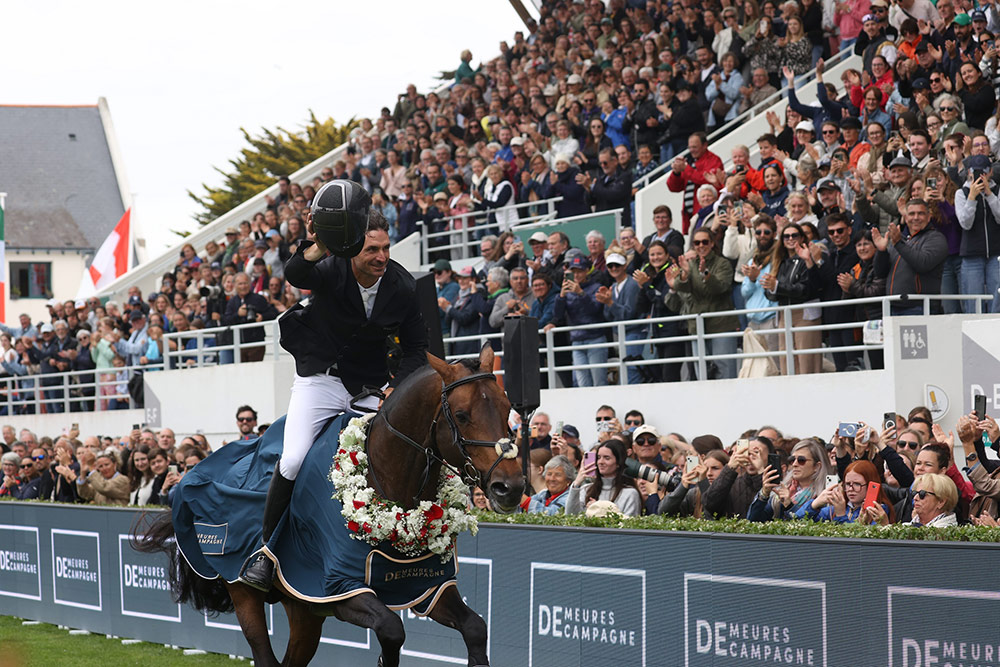Showjumping news: Steve Guerdat winning the La Baule Derby.