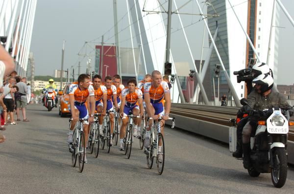 Rabobank look motivated for the prologue on home roads