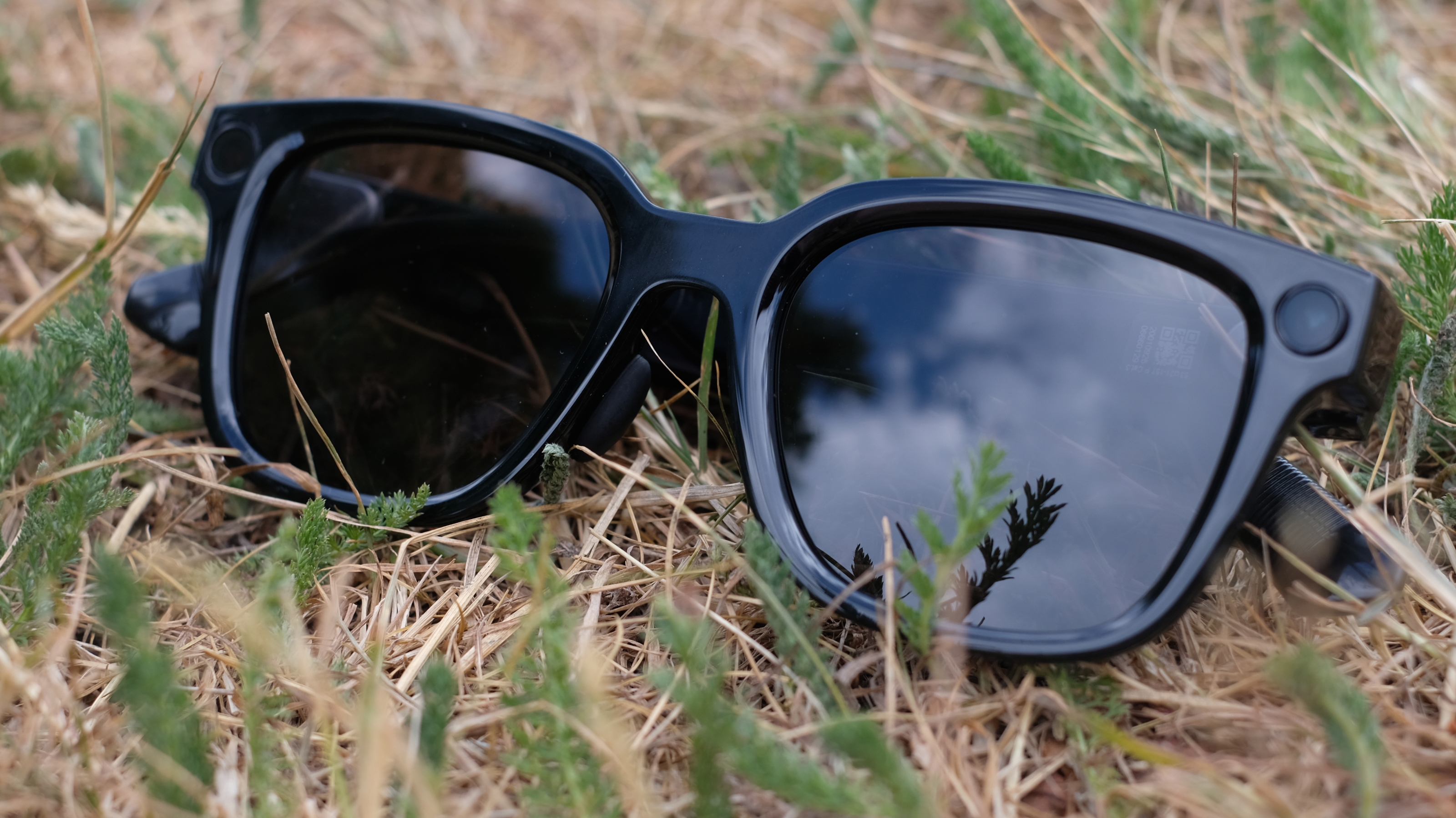 Hands-on photograph of Rokid AI Glasses Style