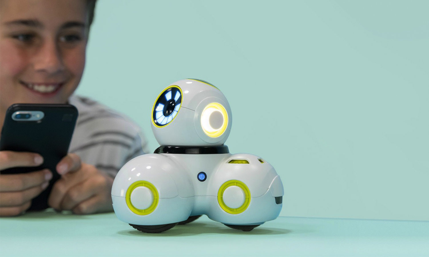 Teq - Clever robots Dash, Dot, and Cue inspire students to
