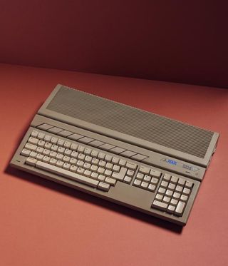 Older version of an Atari computer
