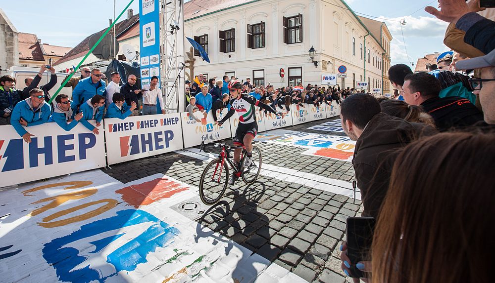 Sacha Modolo (UAE Team Emirates) wins the final stage