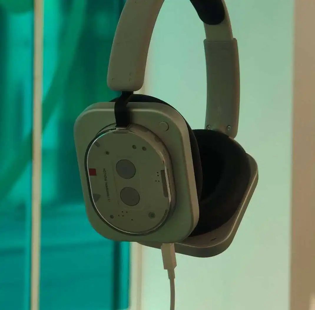 Nothing Headphone (1) hands-on photo leak