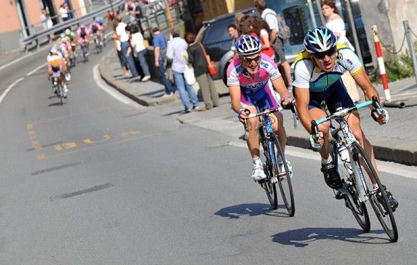 Yaroslav Popovych (Astana) and Enrico Gasparotto (Lampre - N.G.C.) attacked in the closing kilometres.