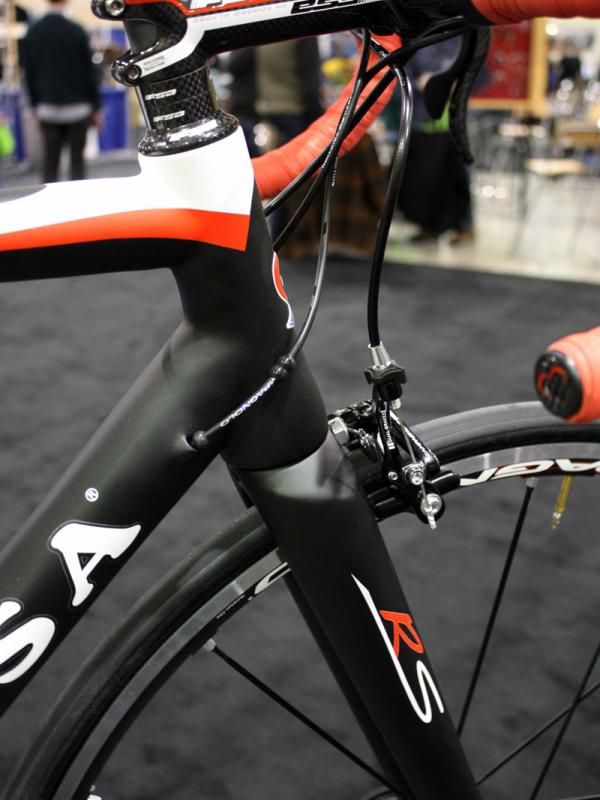 Customers can opt for straight or tapered head tubes.