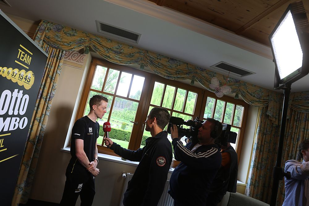 Steven Kruijswijk (LottoNL-Jumbo) meets with the press on the Giro d'Italia's third rest day