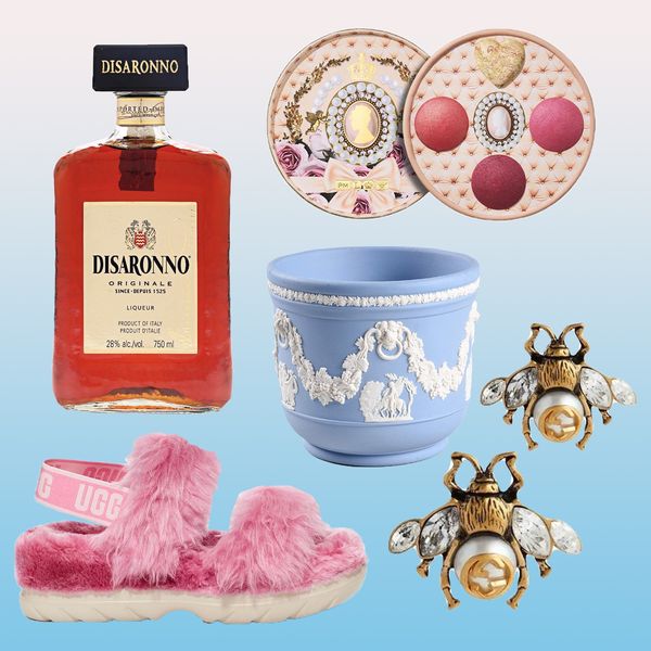 The Ultimate Gift Guide for 'Bridgerton' Lovers