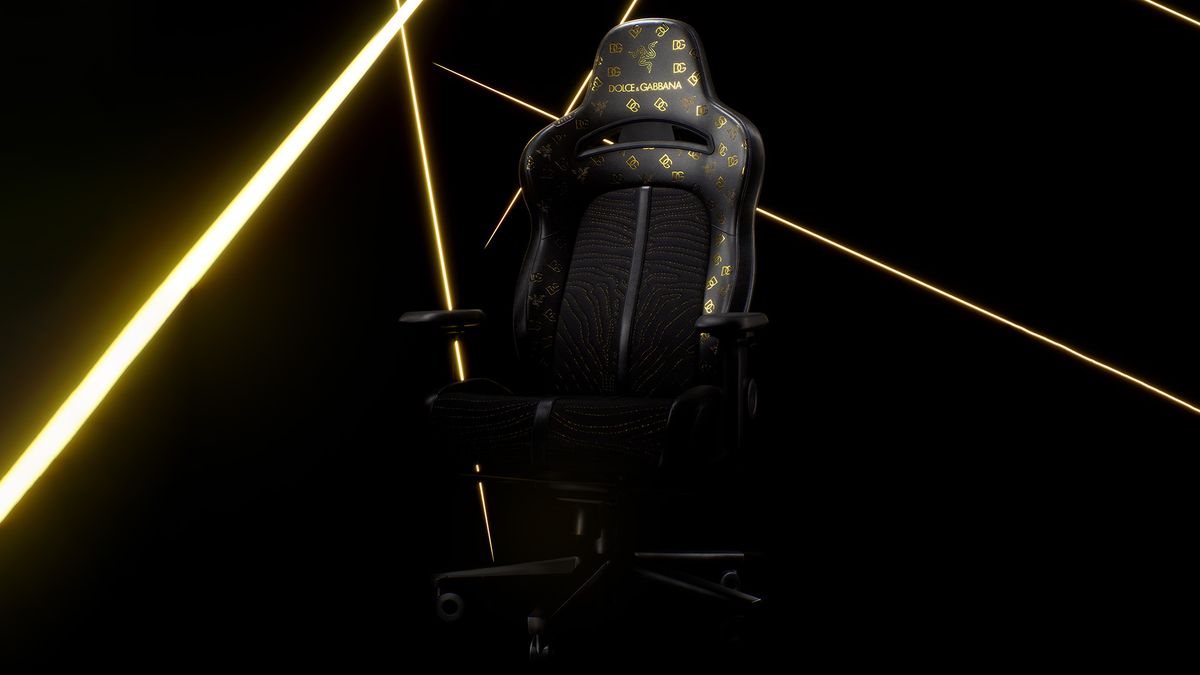 RazerCon 2023 announcement images with golden accessories.