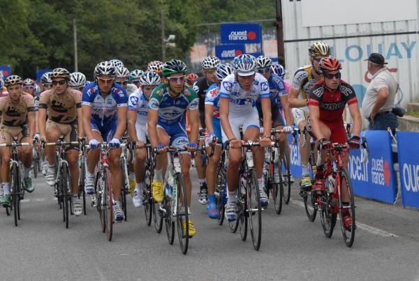 Yoann Offredo (FDJ) and Jeremie Gaillard at the front of the peloton