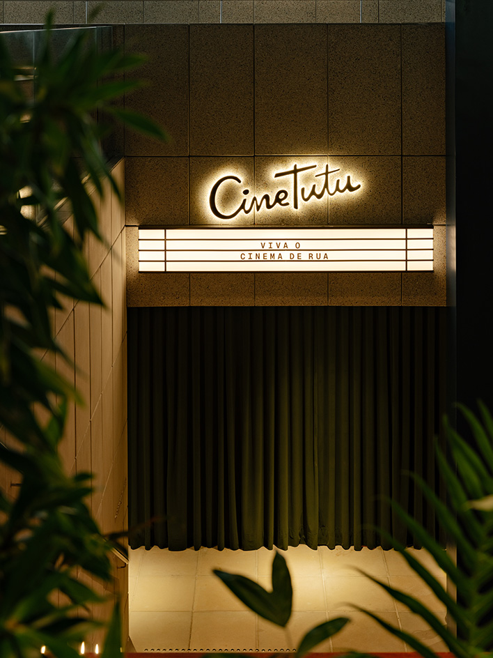 Cine Tutu by Isay Weinfeld interior