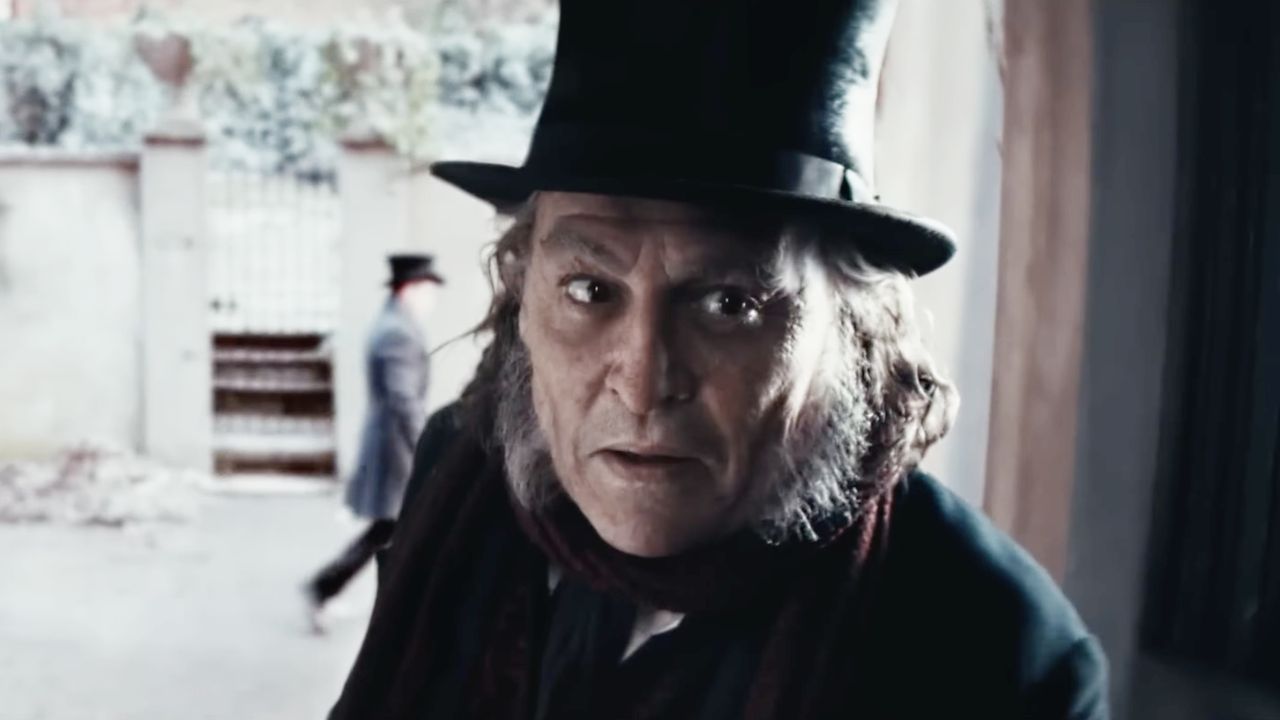 Seeing Johnny Depp Playing Scrooge While Chatting With An Edward Scissorhands Cosplayer Is Wild
