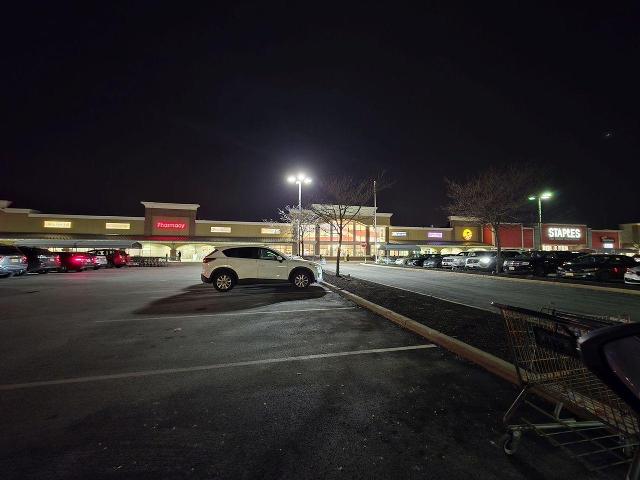 Samsung Galaxy S25 Ultra low light sample.