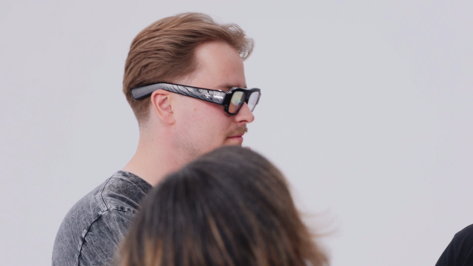 اسکرین شات از ویدئوی واکنش های توسعه دهندگان Snap Specs
