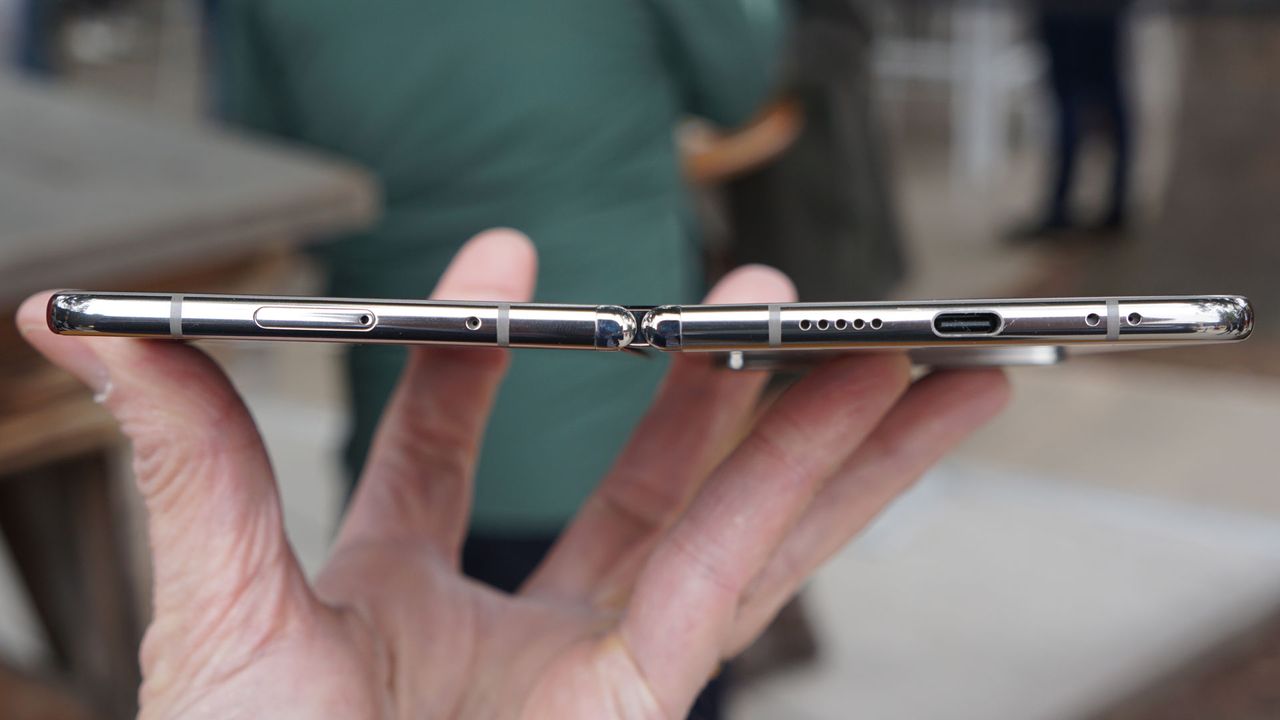 Google Pixel Fold long edge unfolded