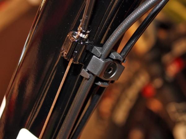 BMC incorporates these tidy housing guides on its new Speedfox.