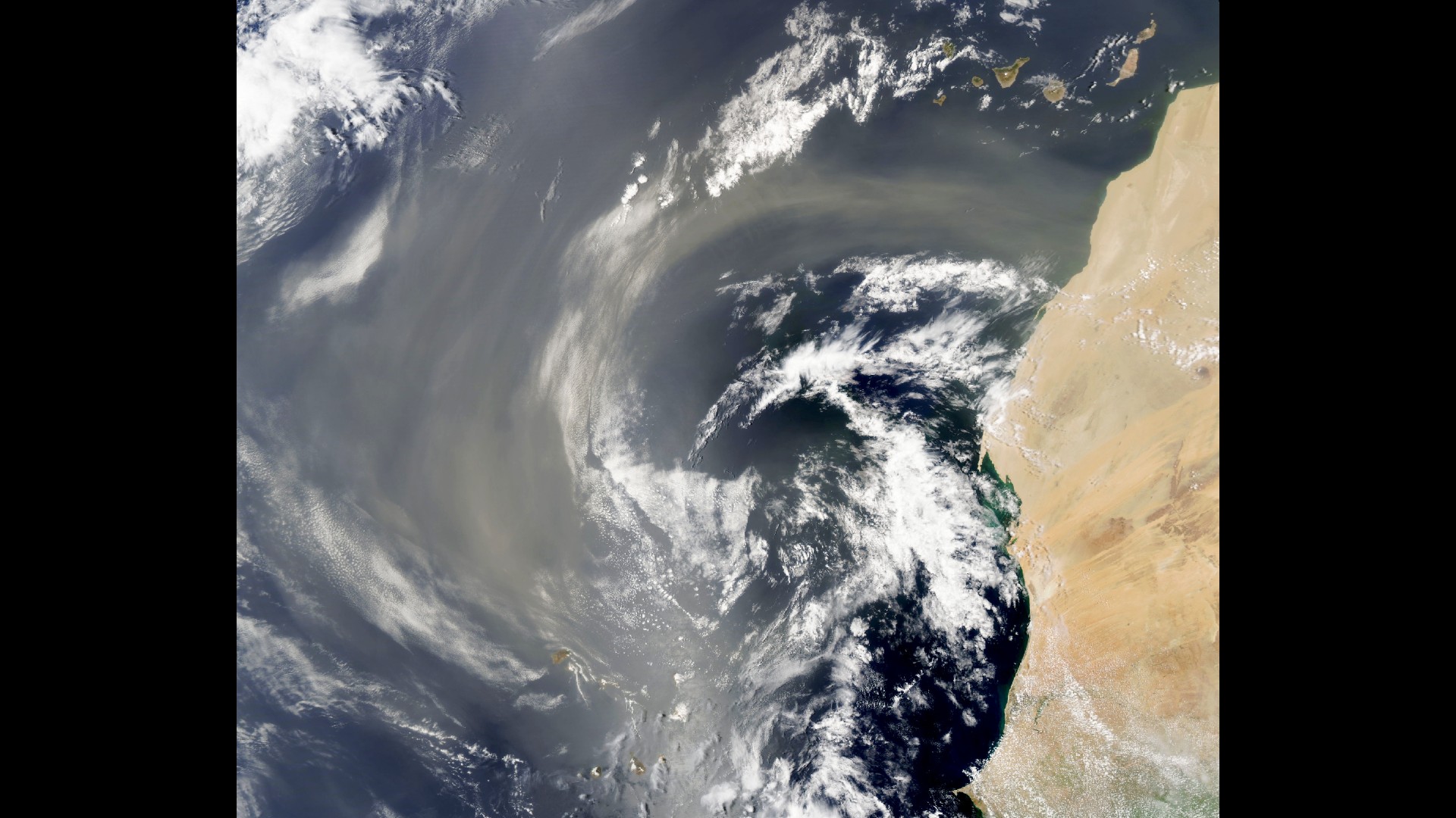 NASA satellite sees Sahara Desert dust plume over Atlantic Ocean Space